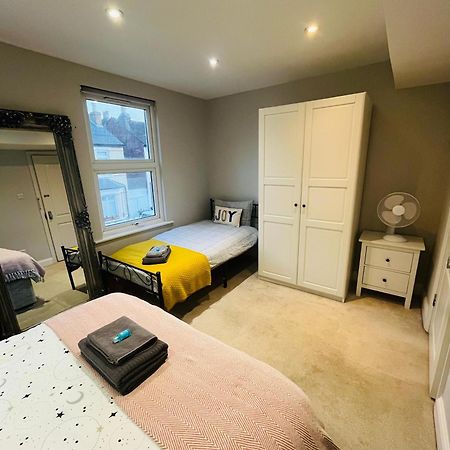 Brentford Guest Rooms Екстериор снимка