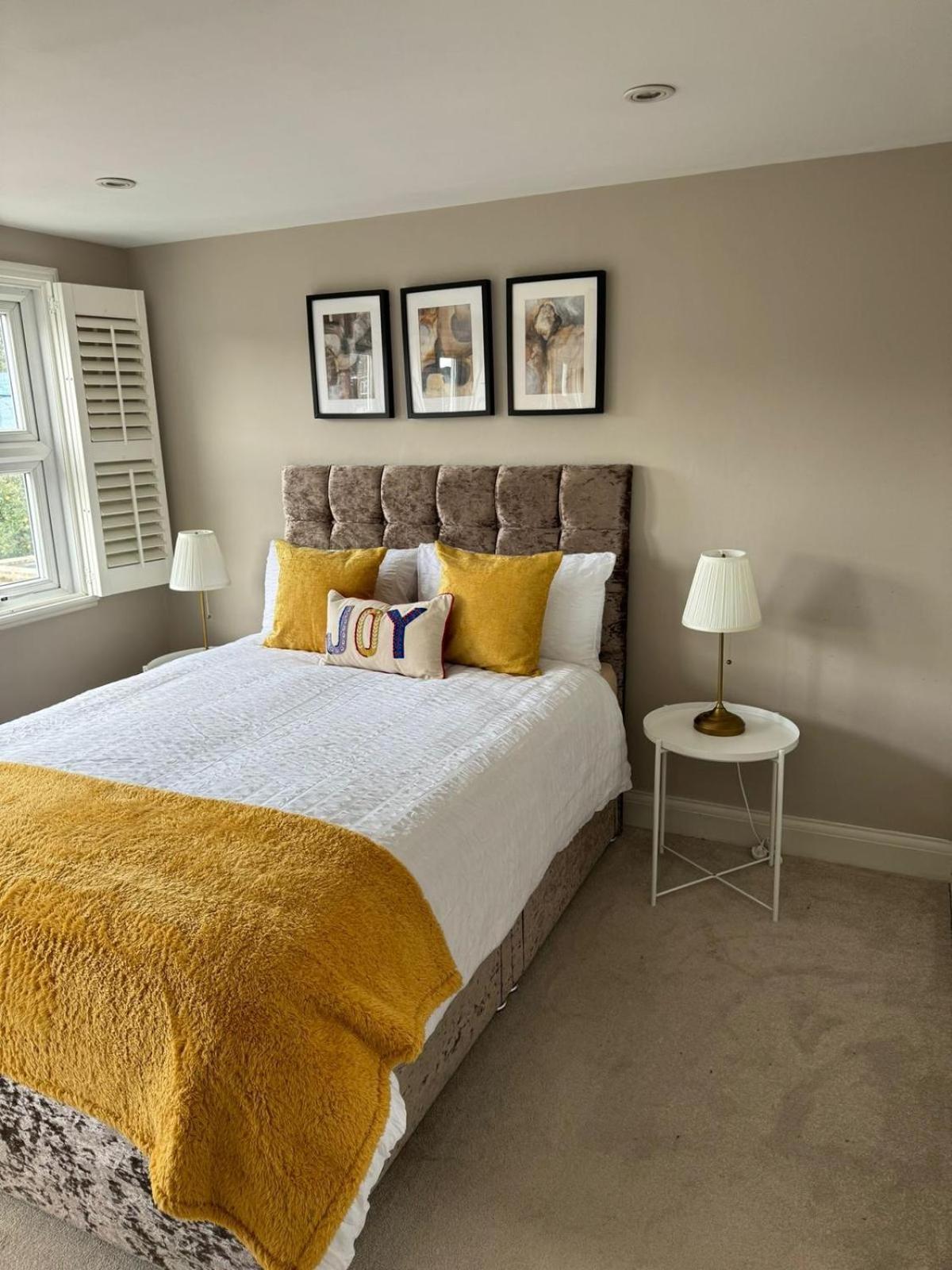 Brentford Guest Rooms Екстериор снимка