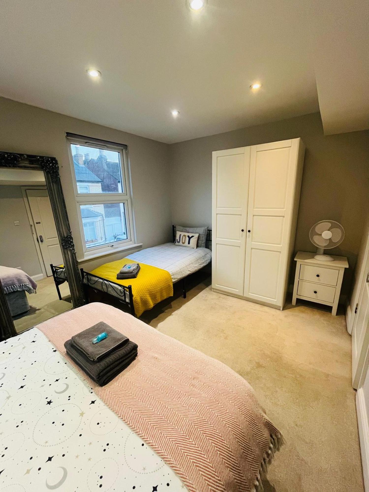 Brentford Guest Rooms Екстериор снимка